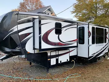 2015 Heartland Cyclone 3110 - Fifth Wheel RV on RVnGO.com