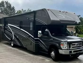 2020 Winnebago Spirit 31k - Class C RV on RVnGO.com