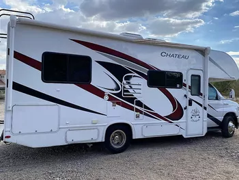 2021 Thor Chateau 25V - Class C RV on RVnGO.com