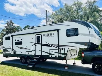 2022 Forest River Rockwood Ultra Lite - Fifth Wheel RV on RVnGO.com