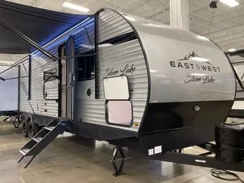 2020 Forest River East to West Silver Lake 31 K3S - Travel Trailer RV on RVnGO.com