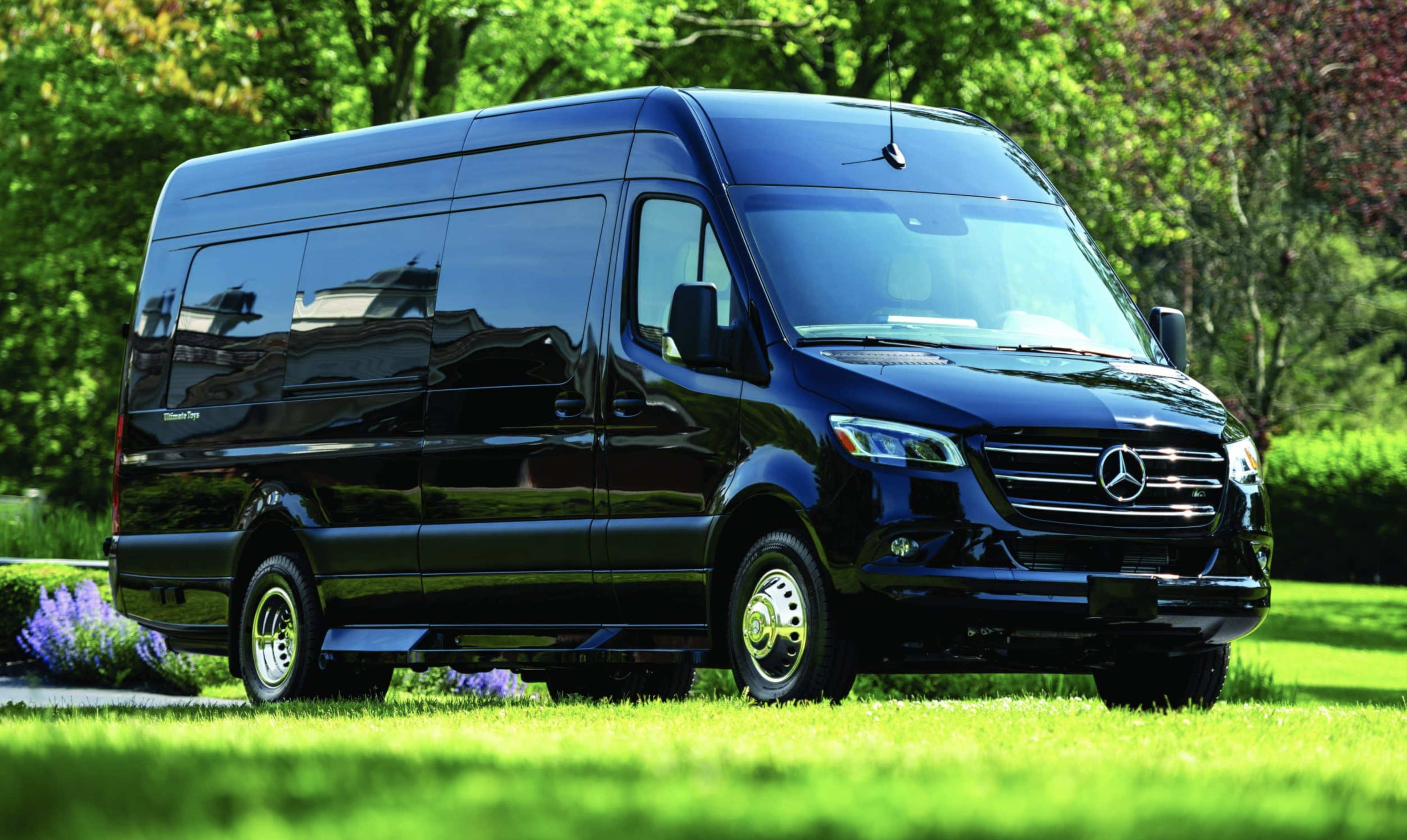 2023  Luxury Mercedes Benz / Ultimatae Toys, Ultimate RV Sprinter