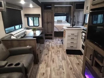 2021 Venture Rv ST332VBH - Travel Trailer RV on RVnGO.com