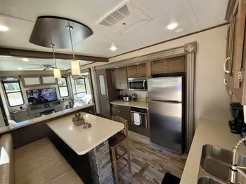 2019 Keystone Retreat 39RDEN - Travel Trailer RV on RVnGO.com