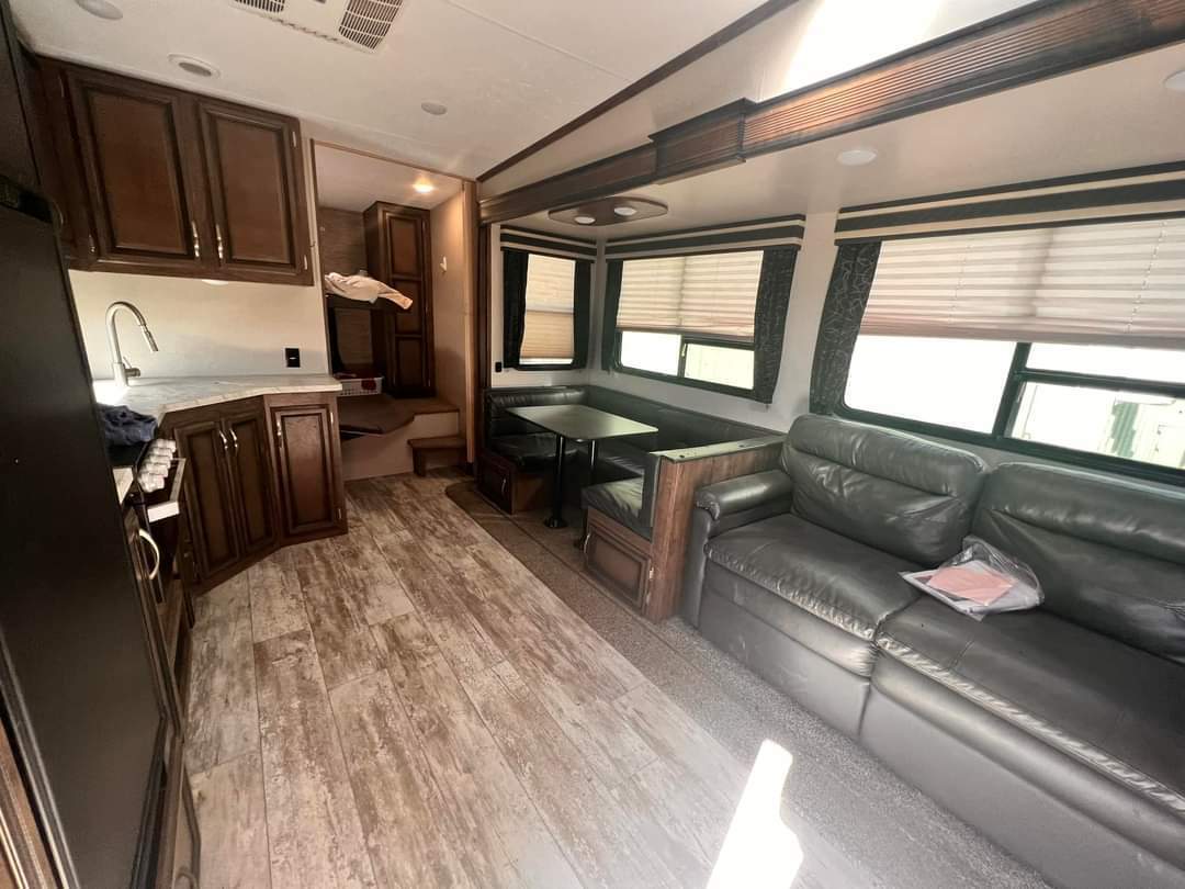 2020 K-Z Durango 286BHD Fifth Wheel - Sleeps 10!!