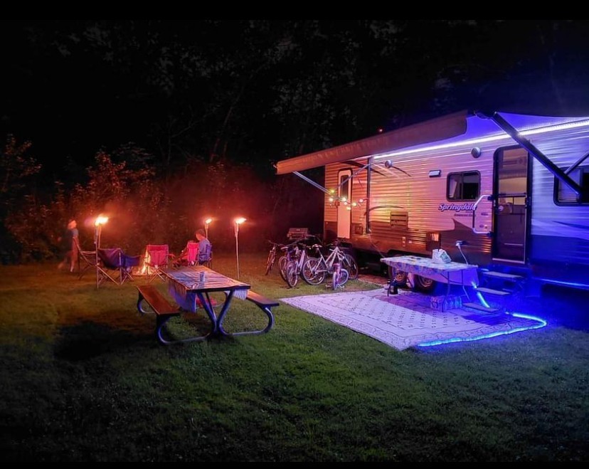 Full Furnished 32' Pet friendly camper