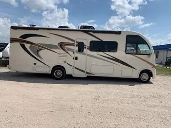 2021 Thor 27.7 - Class A RV on RVnGO.com