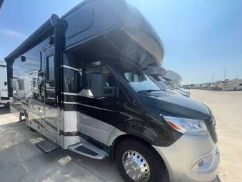 2020 Forest River SUNSEEKER MBS 2400B - Class C RV on RVnGO.com