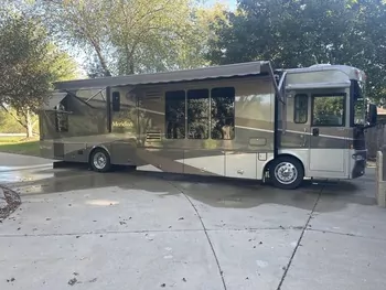 2005 Itasca Meridian 39F - Class A RV on RVnGO.com