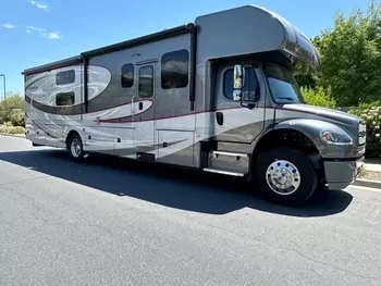 2021 Dynamax Corp FORCE HD 37BHHD - Class C RV on RVnGO.com