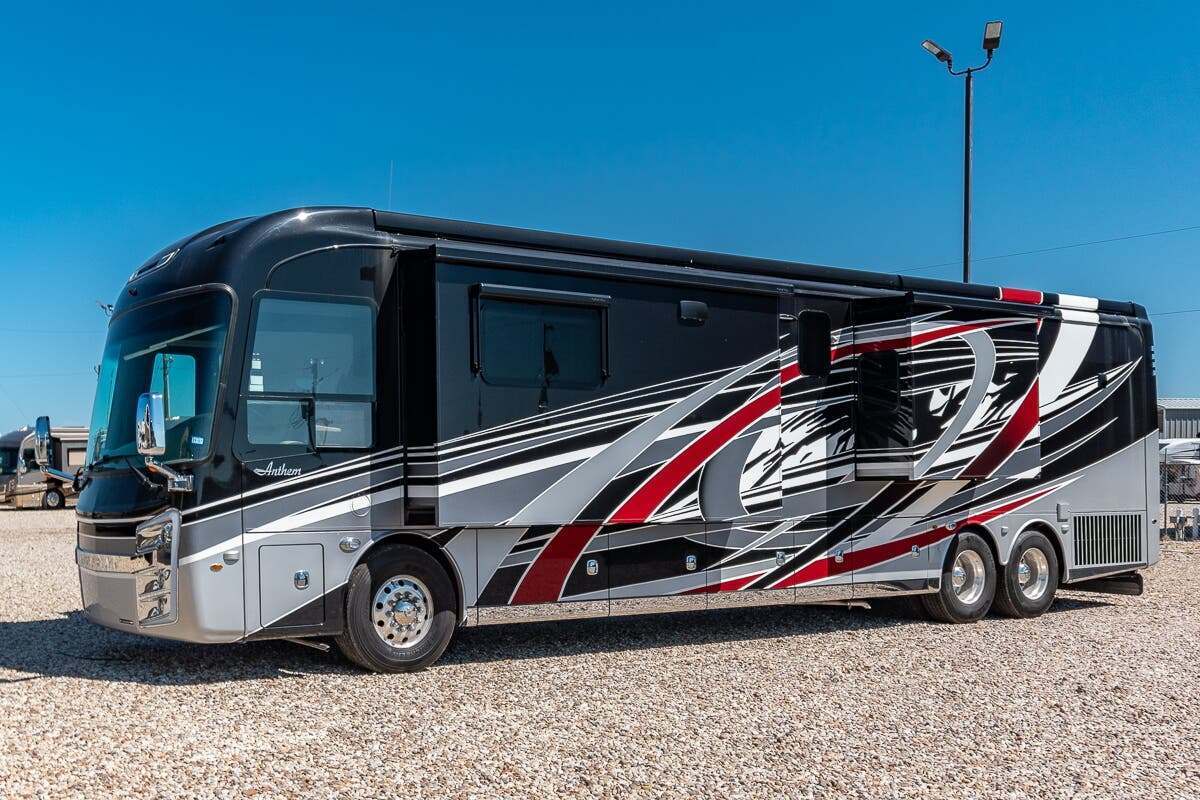 LUXURY ADVENTURE IN STYLE
