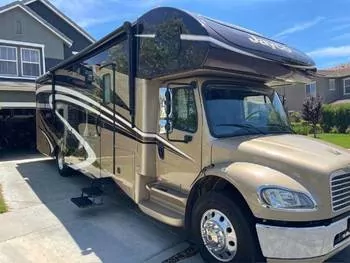2015 Jayco SENECA 37HJ - Class C RV on RVnGO.com