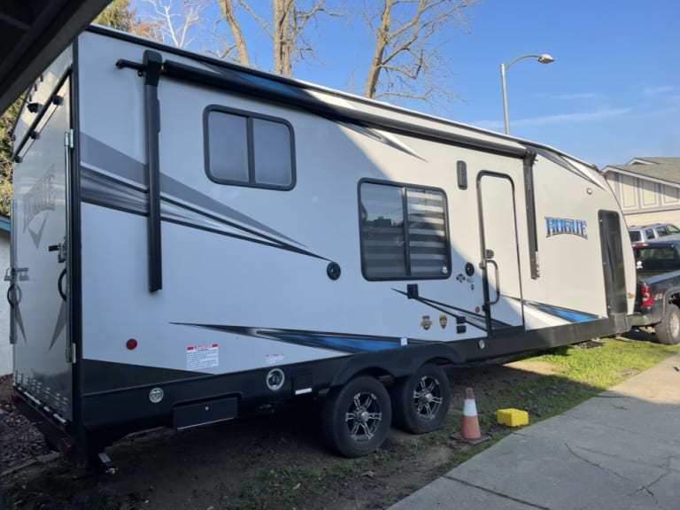 Rent N Relax Toyhauler