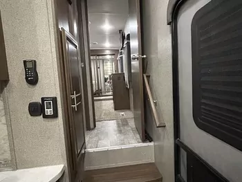 2020 Forest River Rockwood Signature - Fifth Wheel RV on RVnGO.com