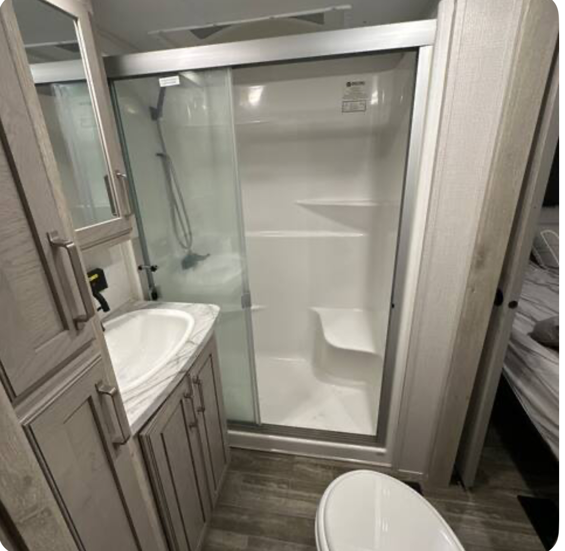 Spacious and Modern that fits the whole family! 