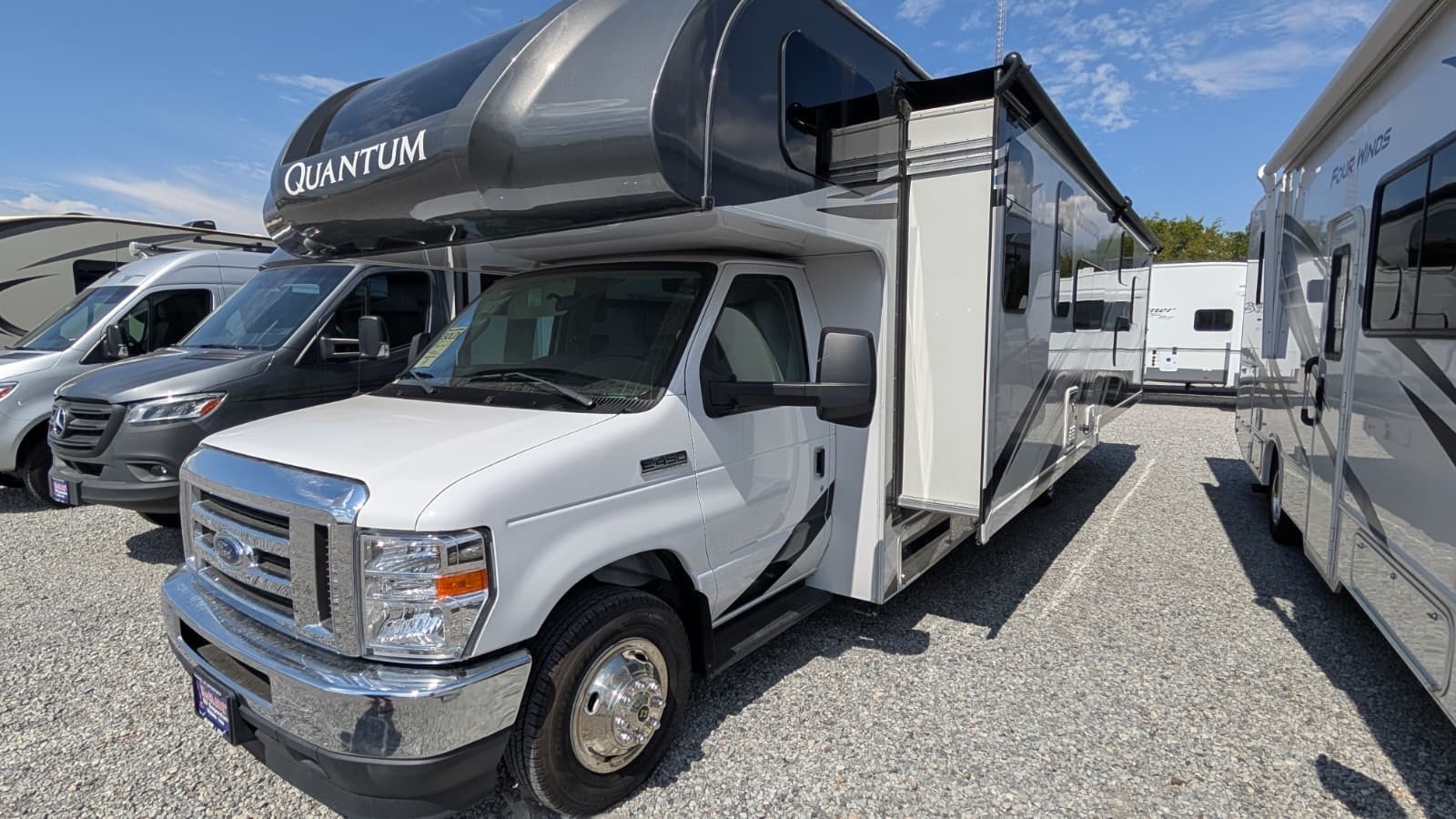 RV Rental : 2023 Thor Motor Coach