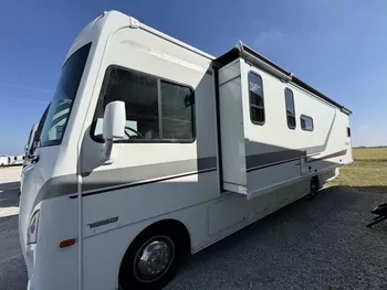 2018 Winnebago Industries, Inc. M-31P - Class A RV on RVnGO.com