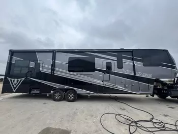 2020 Dutchmen Voltage VT363520 - Fifth Wheel RV on RVnGO.com