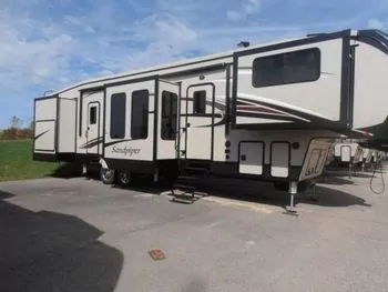 2016 Forest River Forest River Sandpiper 42.8' - Fifth Wheel RV on RVnGO.com