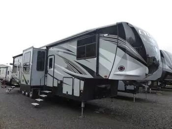2018 Heartland Cyclone 4005 - Fifth Wheel RV on RVnGO.com