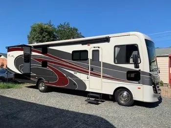 2018 Fleetwood 33' Flair - Class A RV on RVnGO.com