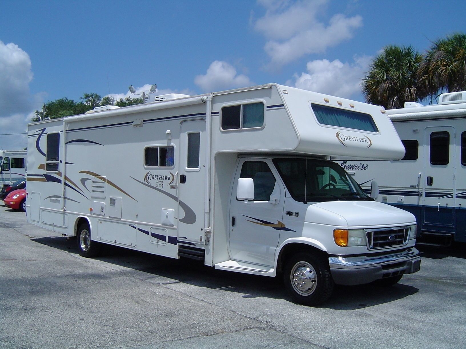 Class C RV Rentals in Powers, Michigan - Find Motorhomes & Campers | RVnGO