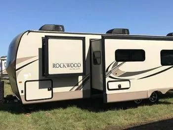 2018 Forest River Rockwood 32' - Travel Trailer RV on RVnGO.com