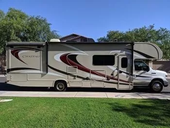 2016 Thor chateau 32 ltr  - Class C RV on RVnGO.com