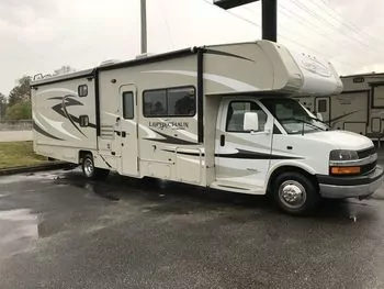 2014 Coachmen Leprechaun 320BH - Class C RV on RVnGO.com