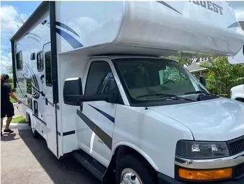 2020 Gulf Stream Conquest 6237LE - Class C RV on RVnGO.com