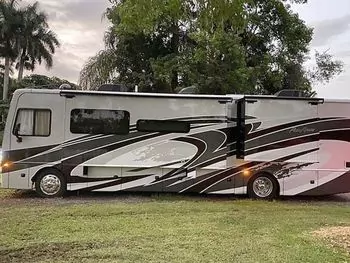 2020 Fleetwood Pace Arrow 35s - Class A RV on RVnGO.com