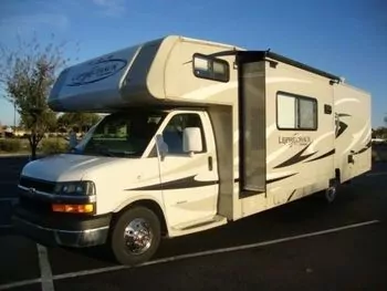 2014 Leprechaun 320BH - Class C RV on RVnGO.com